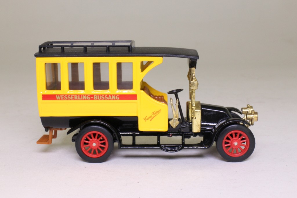 Models of Yesteryear Y-44-1 1910 Renault Bus